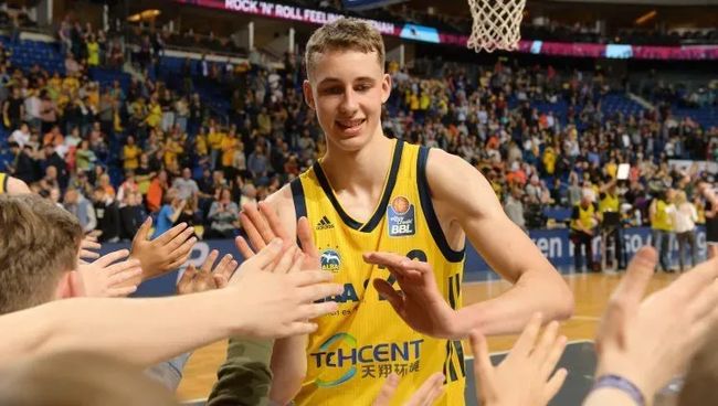 以防守反击 以防守反击